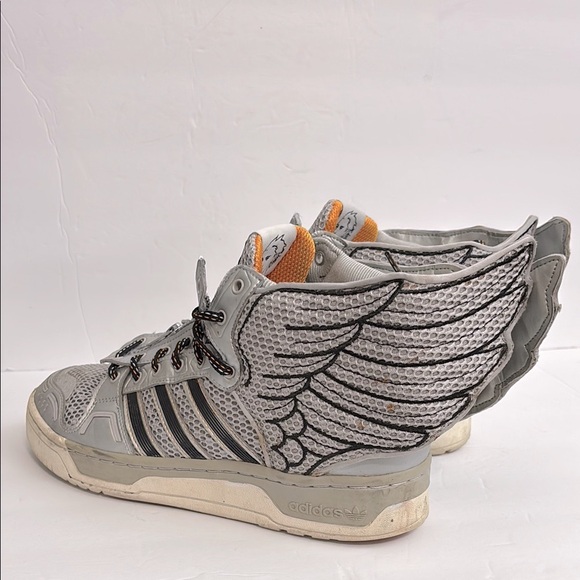 Jeremy Scott Wings x Adidas 
2.0 JS Obyo Metallic Silver
Sneakers - Picture 6 of 16